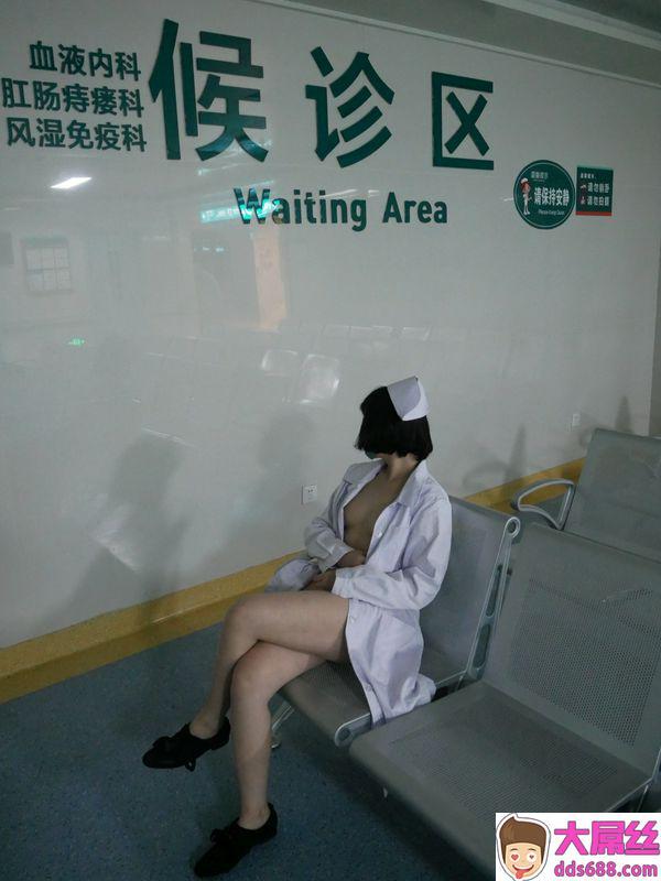 网路收集系列微博萌萌的奶卉闺密医院里的小护士